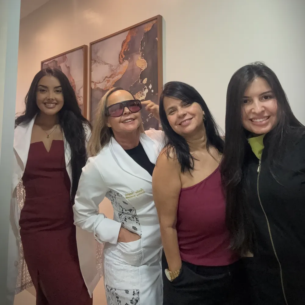 Equipe da Concept Laser Estética na clínica, em Salvador